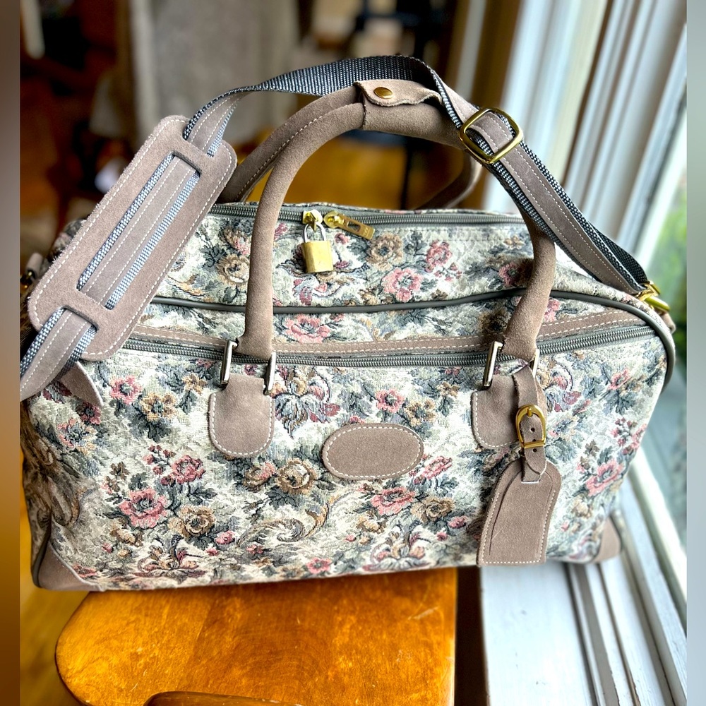 Vintage 💛🌹French Luggage Grey Gray Rose Carry On Footed Duffle 🐨🌹Suede T…